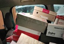 “Il cuore enorme dei Monopolitani”, commerciante dona 50 paia di scarpe