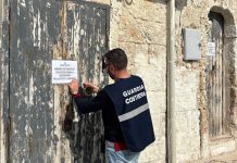 Occupava abusivamente un immobile demaniale e prelevava corrente dalla rete pubblica: scattano sequestro e denuncia