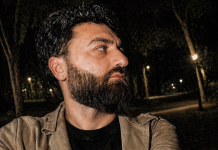 Davide Cocozza torna a Monopoli con “Like a Sea of Words”: un piccolo mare di immagini, pesci e parole