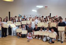 Monopoli, ecco i diplomati con 100 e con lode. Per loro una pergamena dal Comune