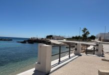 Monopoli, ecco la balconata sul mare alla Porta Vecchia