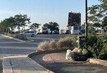 Monopoli, caos camper in via Procaccia, i residenti: “Non sono turisti che portano ricchezza, sono furbetti che abusano della nostra tolleranza”